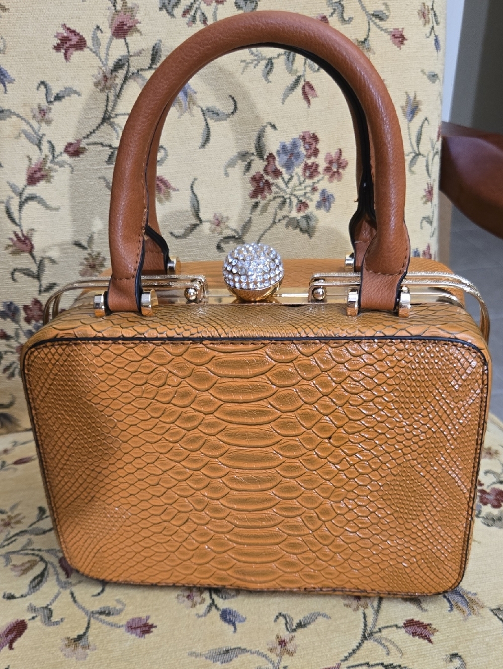 Source Unknown  Snake-Embossed  with Crystal Knob Like New Condition